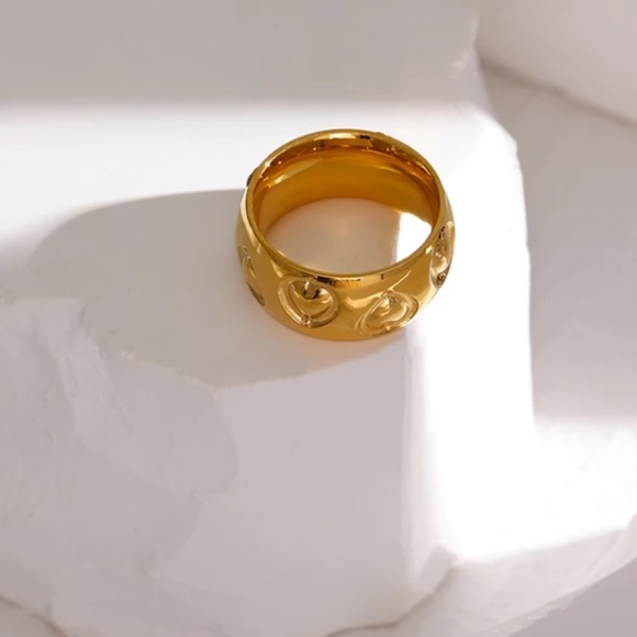 💛Gold plated heart chunky ring - Picture 4 of 6